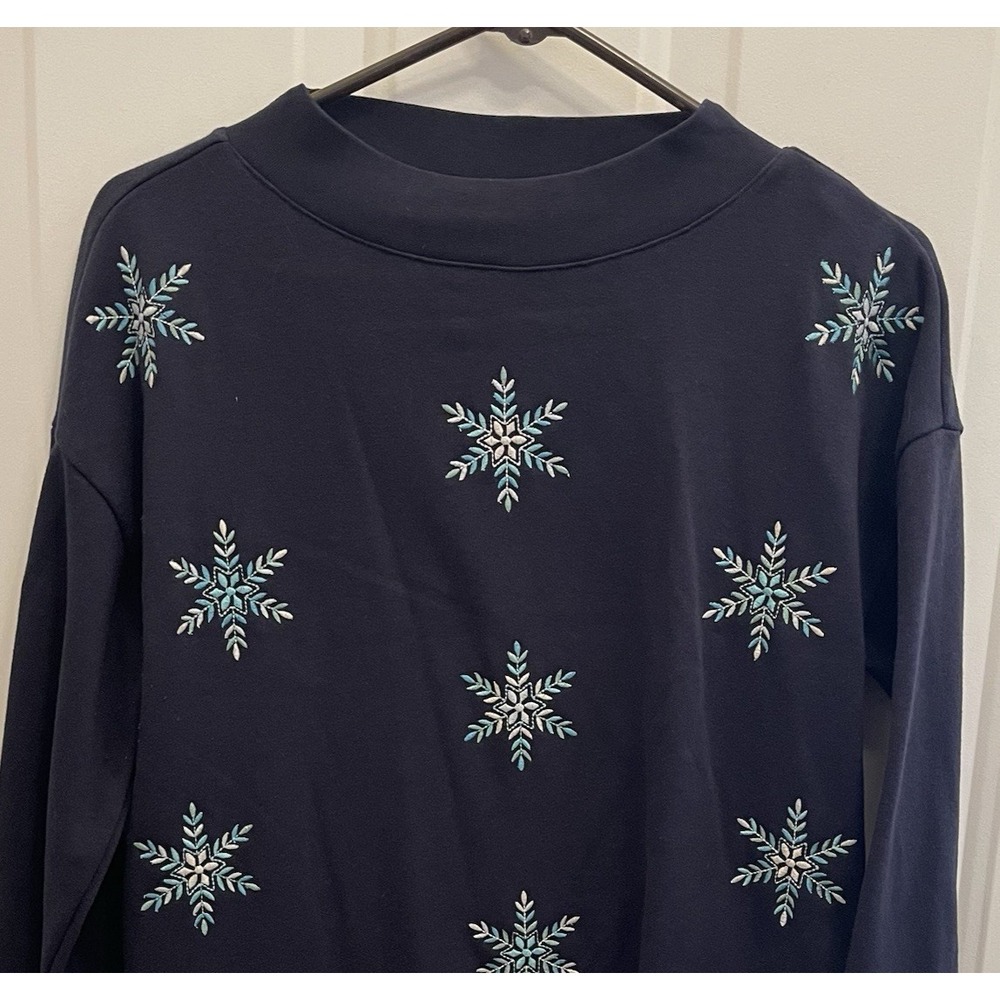 Talbots Navy Blue Snowflake Embroidered Mock Neck Winter Sweatshirt Womens M‎